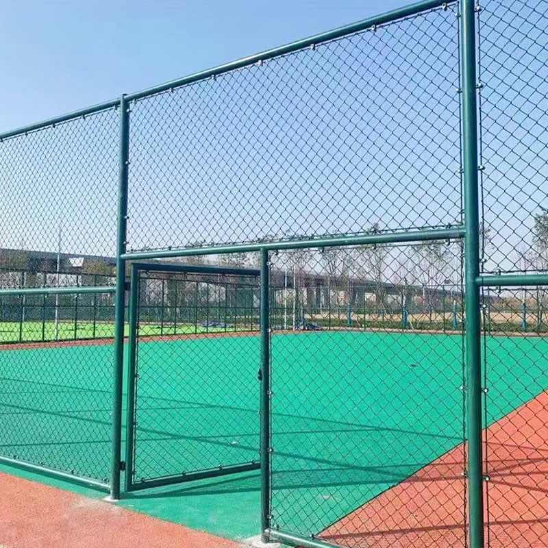 Cerca del estadio ensamblado