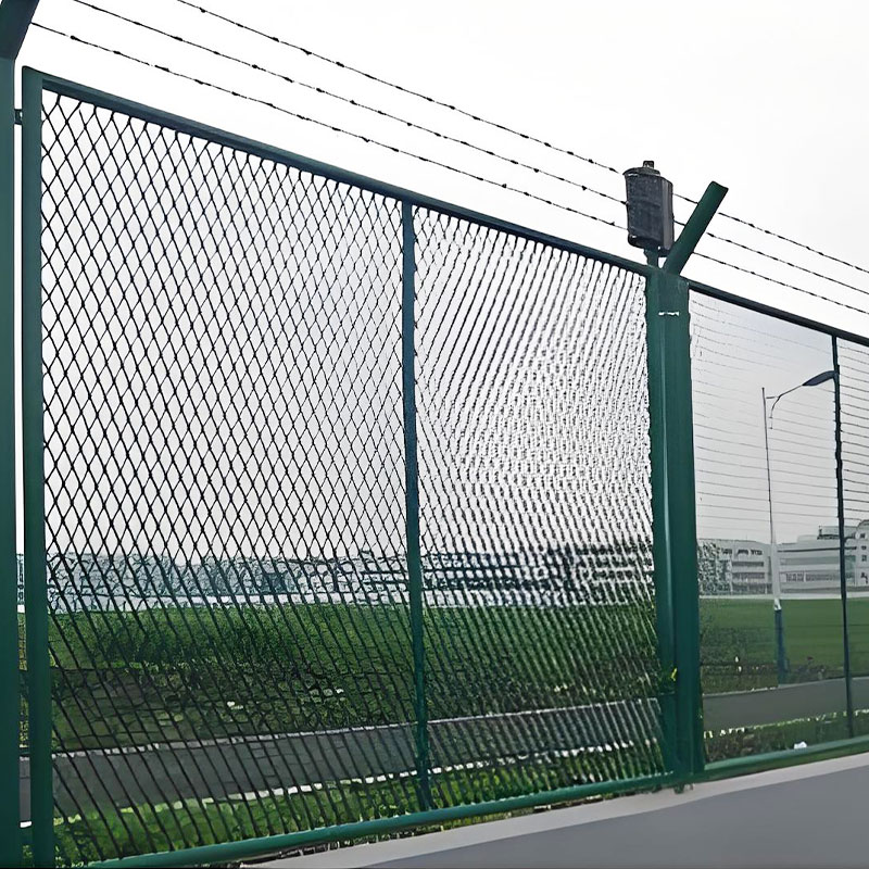 Valla de prisión y aeropuerto con alambre de púas en forma de Y-01