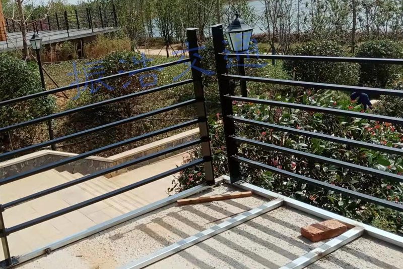 Barandilla del paseo marítimo